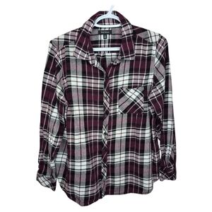 Well Worn Women’s Flannel Shirt Soft Button Down Shirt Berry/White Plaid-Medium